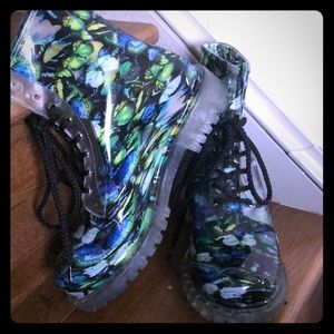 Dirty Laundry rain boots, dr m knock offs. size 9